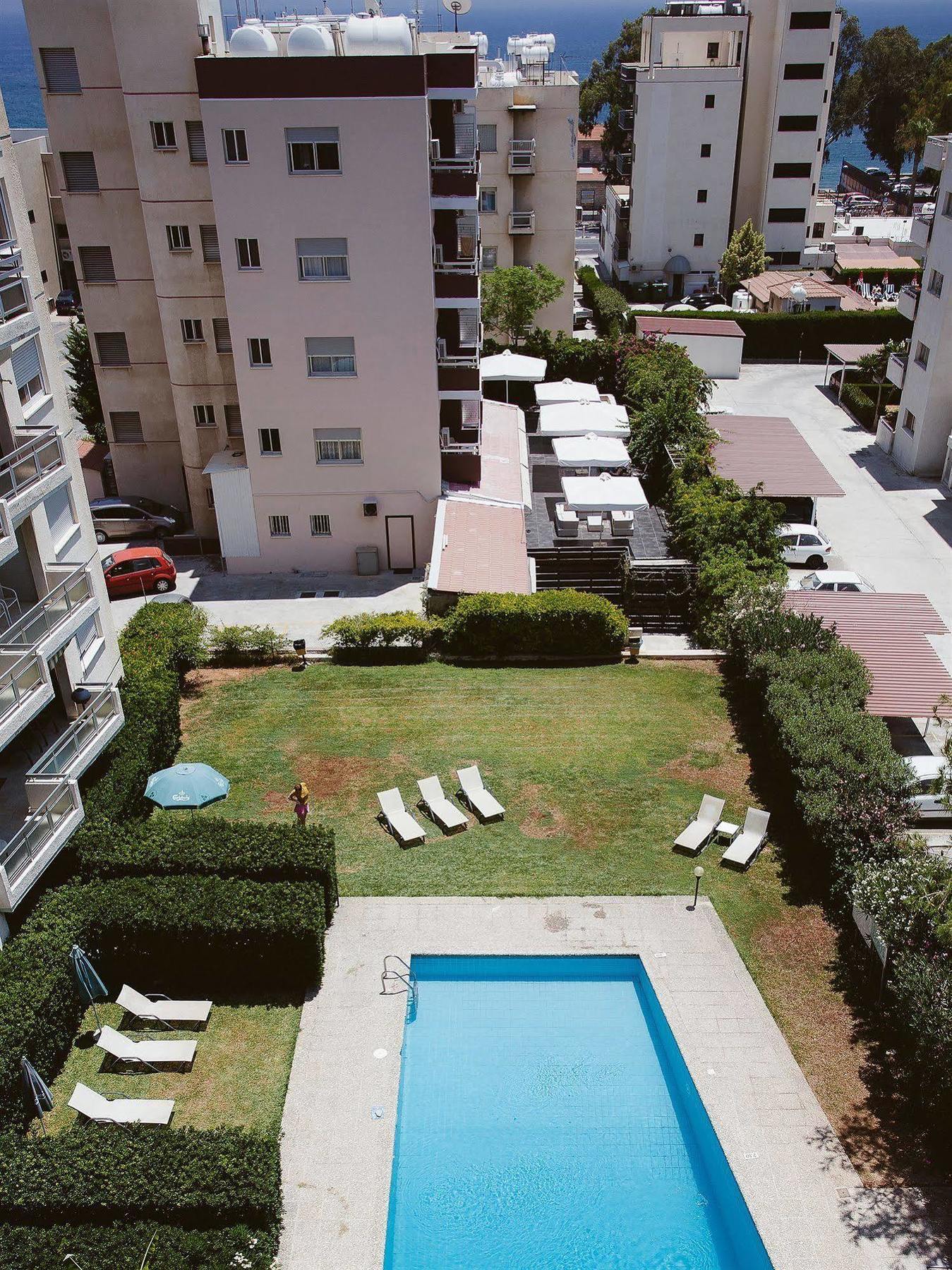 Vega Apartments Limassol Exterior foto
